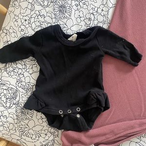 Kate Quinn Ruffle Leg (newborn)